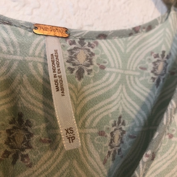 Free People Rolling Hills Bohemian Mint Green Blue Floral Top XS - Picture 6 of 9